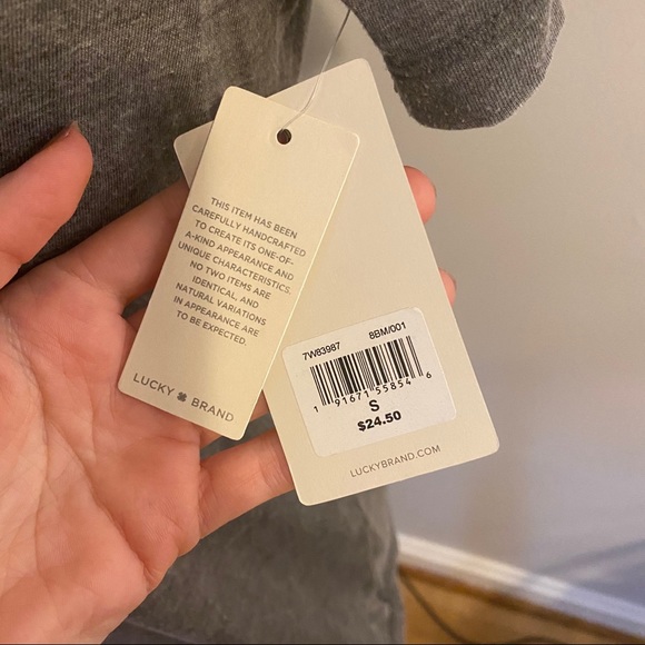 ❌SOLD❌ Lucky Brand Gray T-Shirt size Small - Picture 3 of 4